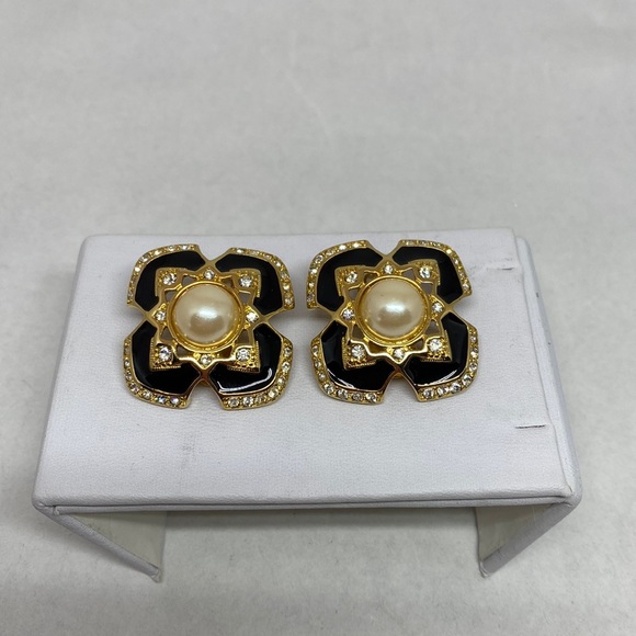 Stunning vintage Joan Rivers clip on earrings - Picture 2 of 8